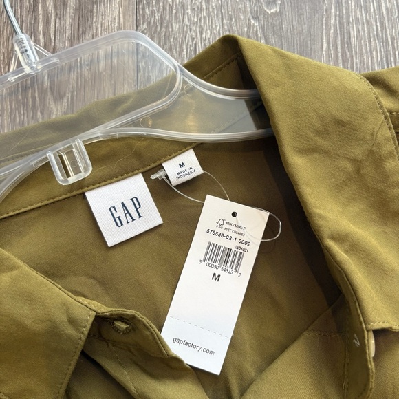 GAP Button-Up Collared Romper - Picture 3 of 6